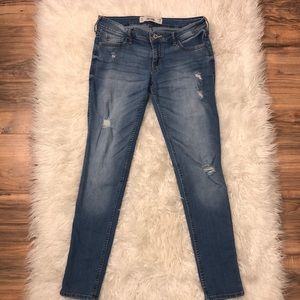 Hollister Skinny Jeans- Distressed (Short)